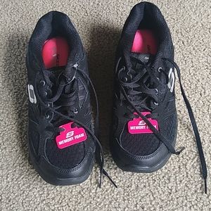 Brand New Skechers Sneakers Size 5.5 Black